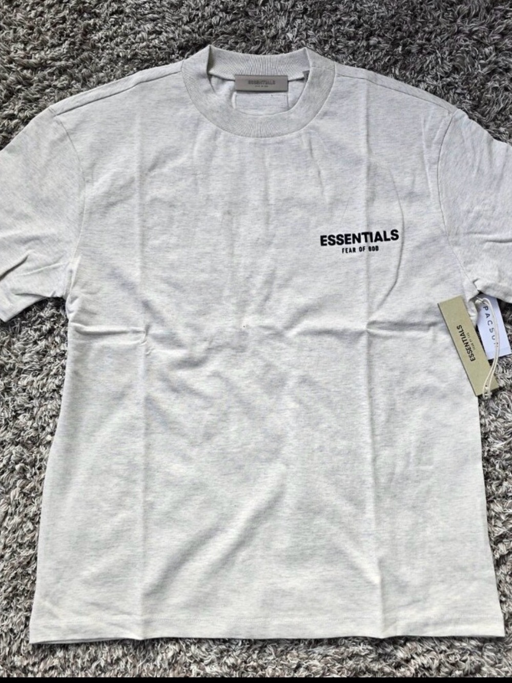 Essentials Light Gray Short brand new✅ All sizes 📏 ships next business day✈️